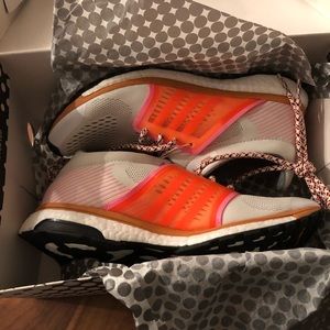 New Size 6UK (7.5 US) Adidas by Stella McCartney